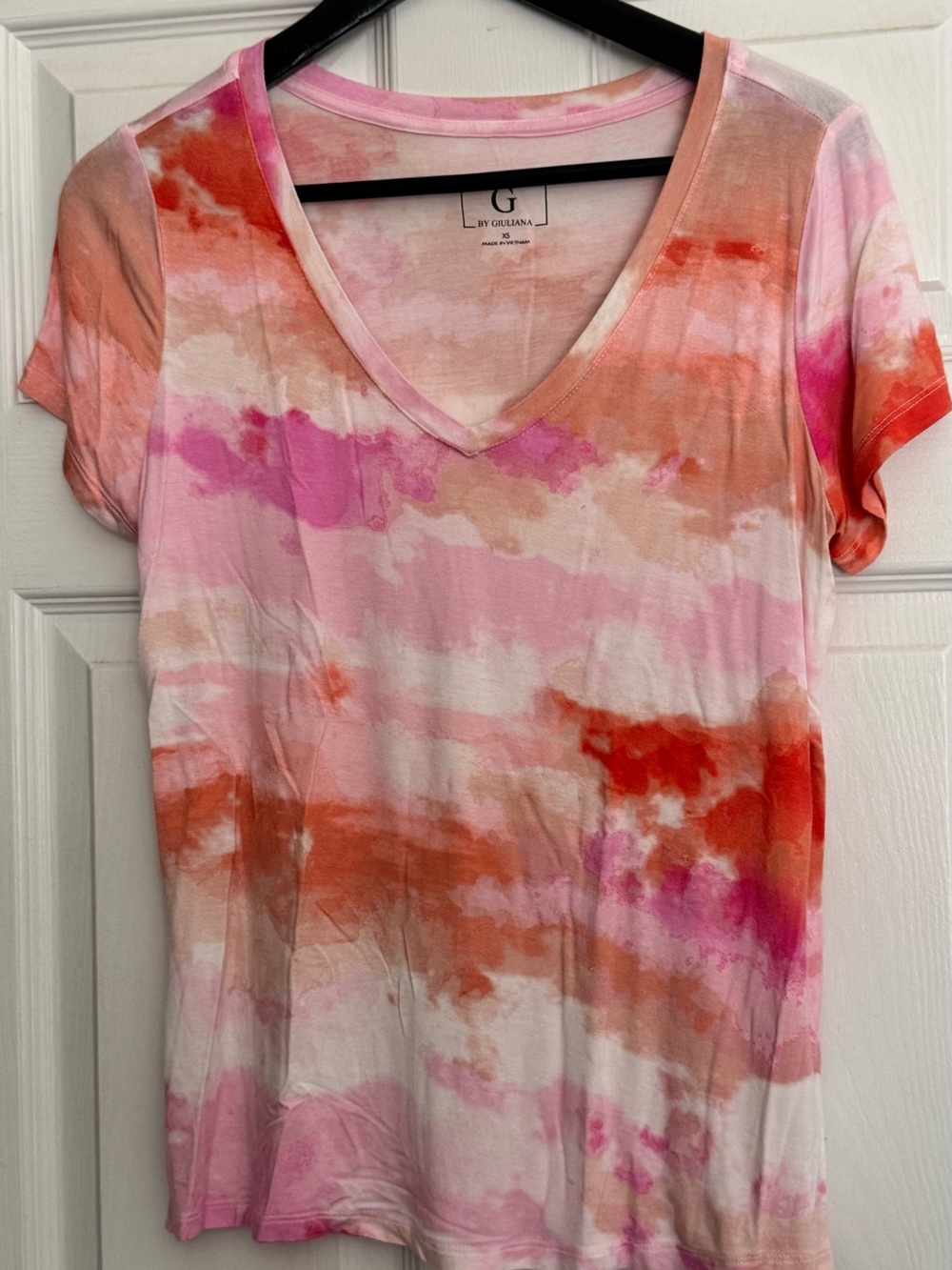 G by Giuliana Pink, Orange & White Tie-Dye V-Neck Tee